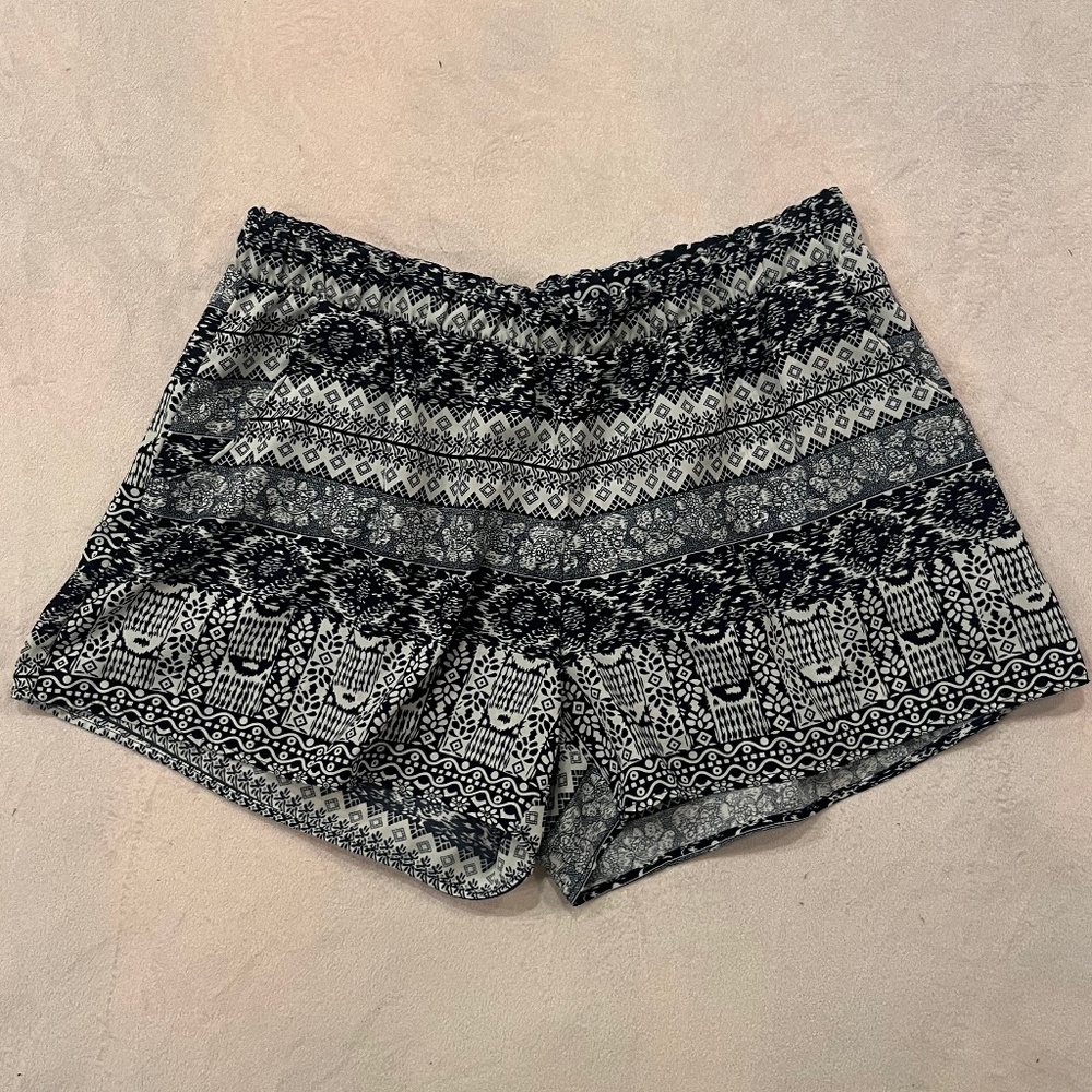 Navy & White Shorts Size L